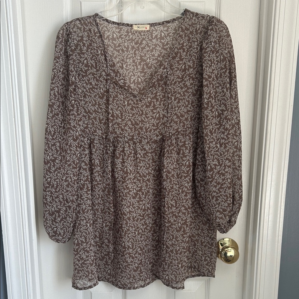 ⚜️ Everly Brown and White Patterned Blouse